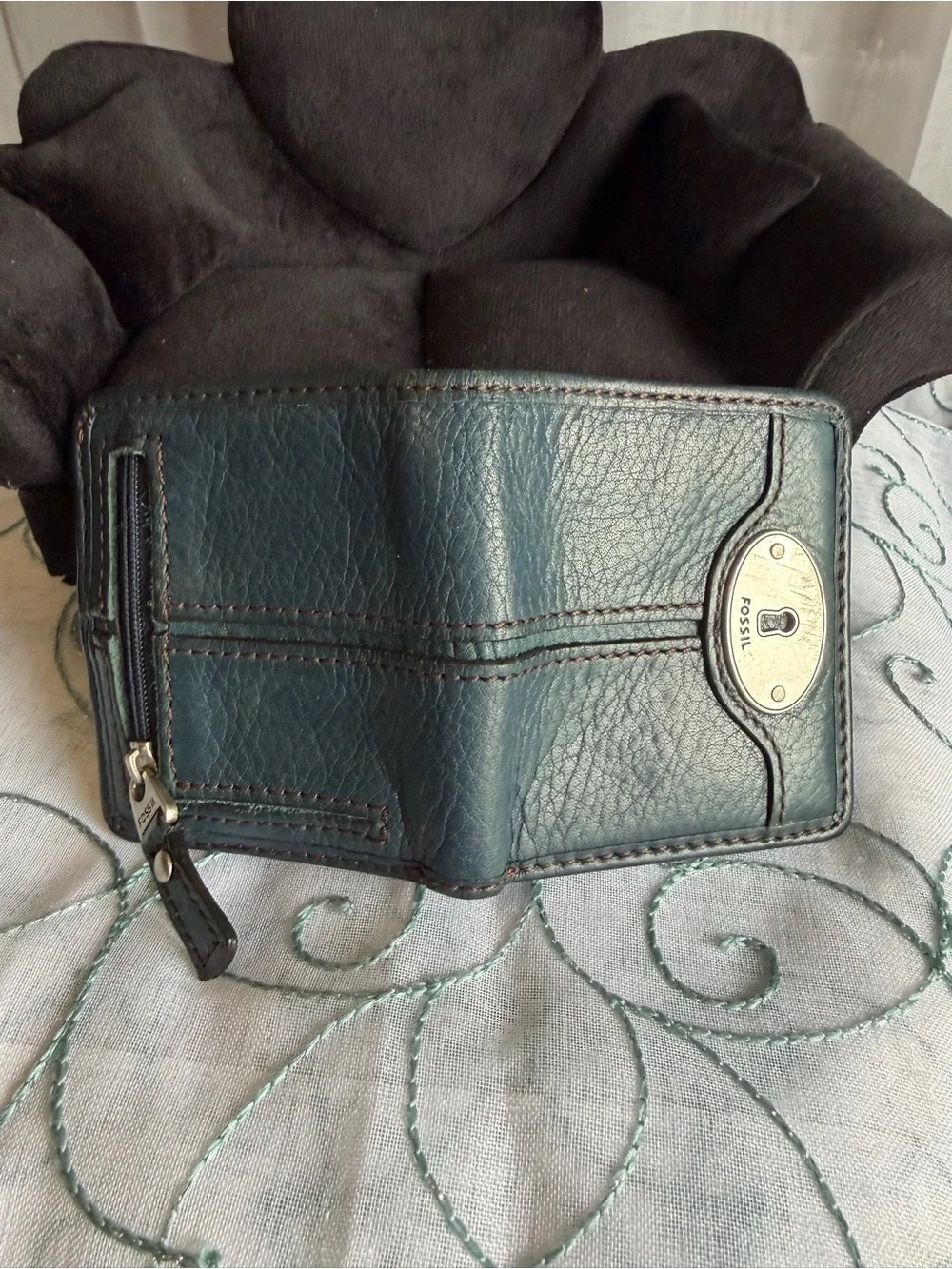 Fossil Leather Zip Wallet with Branded Keyhole Plate